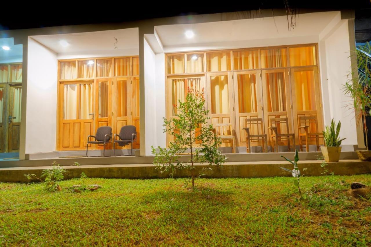 Talalla Ocean Beach Bungalow Matara Bagian luar foto