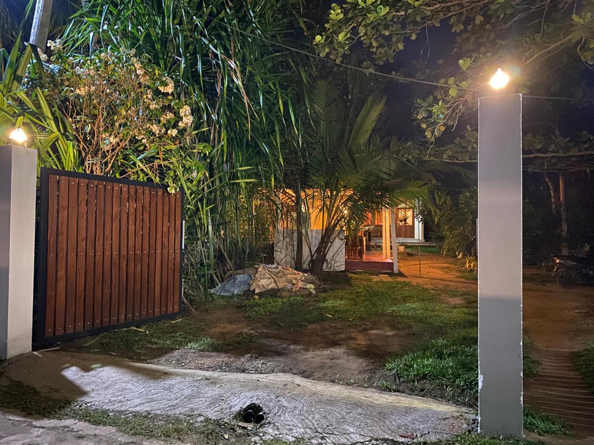Talalla Ocean Beach Bungalow Matara Bagian luar foto